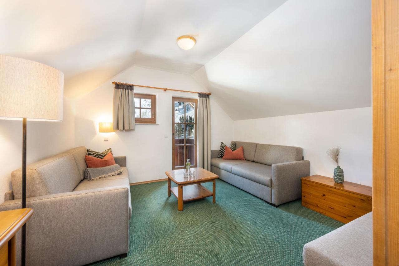 Apartment mit Balkon