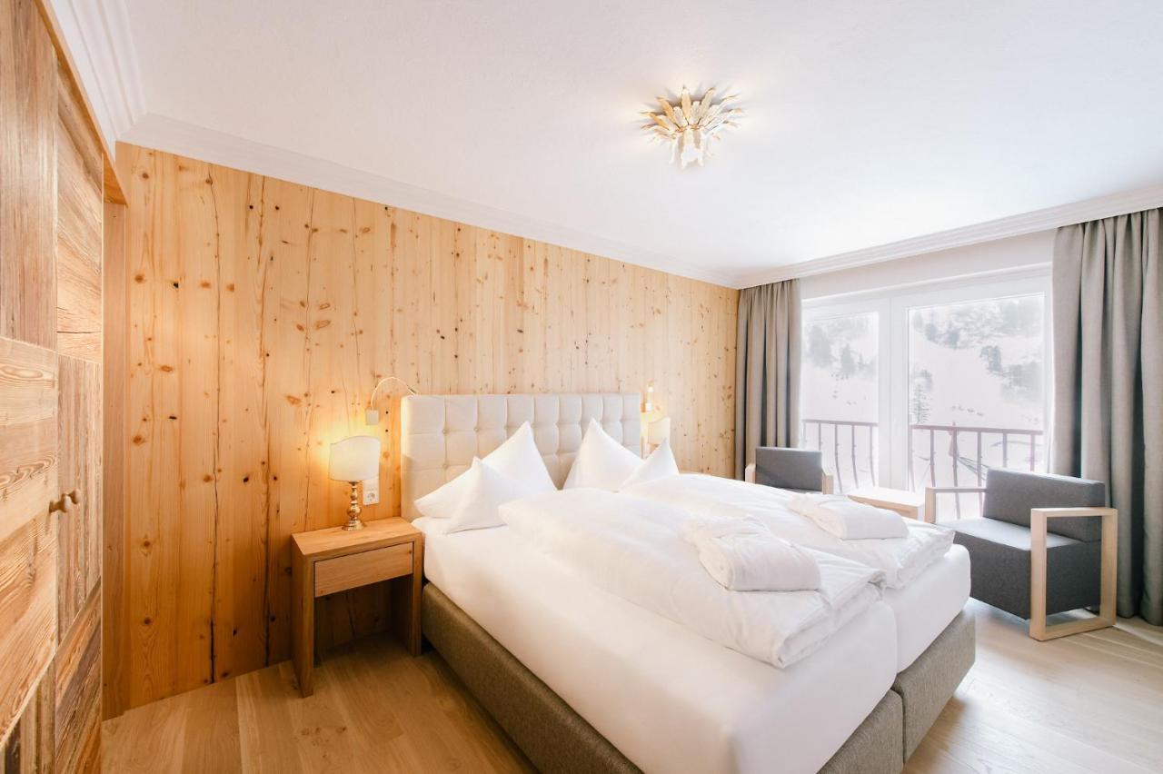 Superior Double Room Mountain View