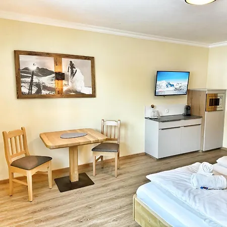 Hubertus Alpine Living-2